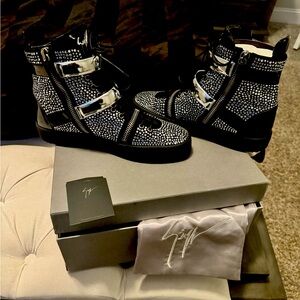 Giuseppe Zanotti sz 11. These shoes turn heads, especially for special events!